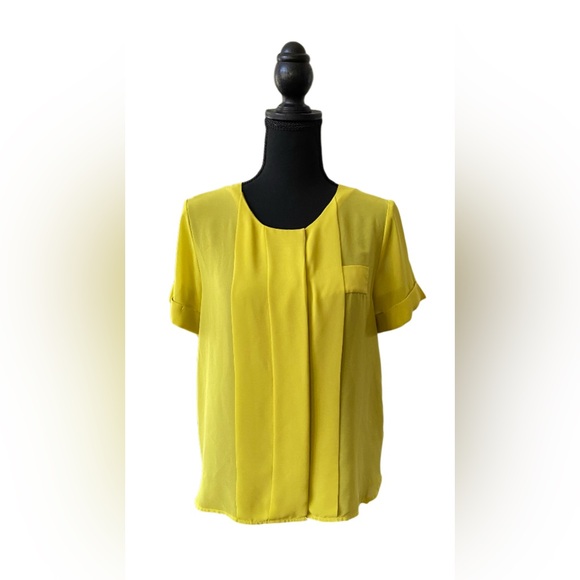 W118 by Walter Baker Tops - W118 by Walter Baker: Yellow Pleated Relaxed Blouse with Cuff Sleeves